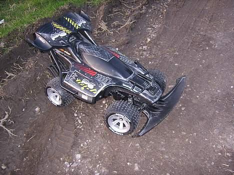 Buggy Nikko 1:10 El Offroad  - her er den så igen. billede 5