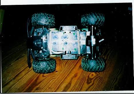 Truck RC - her kon man se hvordan jeg har sat dioderne på billede 3