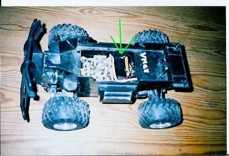 Truck RC - uden karosseri. bartteriet til dioderne billede 6