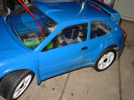 Bil TOYOTA COROLA (sinyih) - lidt fra den anden vinkel billede 2