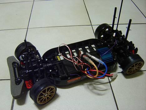 Bil AE-86 Trueno (Projekt) - Chassiet er et TT-01D 540 sportstunet motor, opgraderet ESC og alukardan billede 1