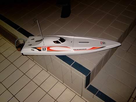 Båd Kyosho TWIN STORM 800 billede 5