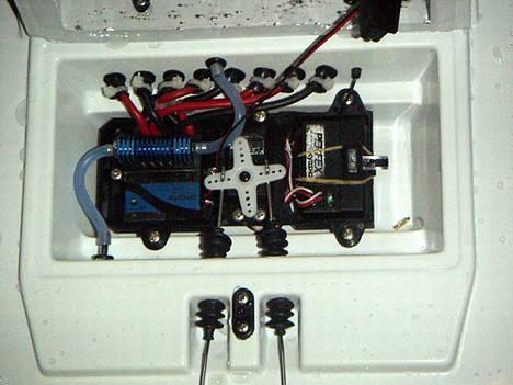 Båd Kyosho TWIN STORM 800 billede 8