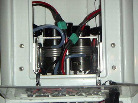 Båd Kyosho TWIN STORM 800 billede 9