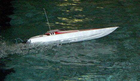 Båd Kyosho TWIN STORM 800 billede 10