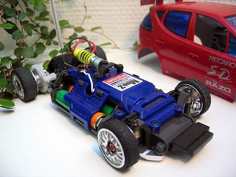 Bil Kyosho Mini-z - Undervognen afmonteret billede 3