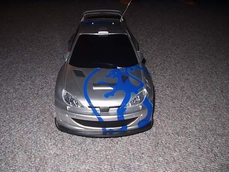 Bil Peugeot 206 WRC Rally - Glæder mig til at jeg ska´ ha´ net i fronten... billede 3
