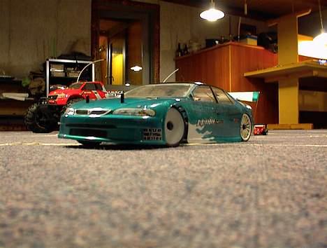 Bil AE TC3 - grøn vauxhall karosse med sølv "flammer" på siderne og sort tag billede 1