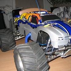 Truck T-Maxx 4,6 **SOLGT**
