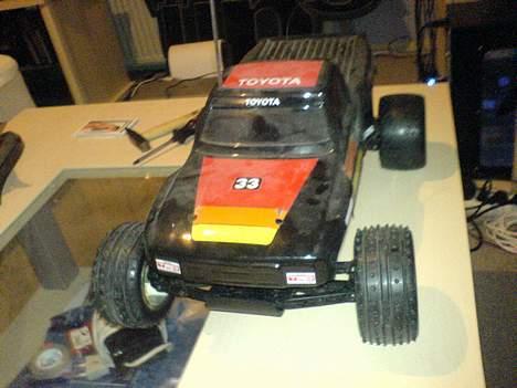 Off-Roader Toyota - Bil forfra - Med karos. billede 6