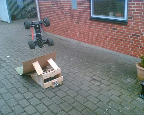 Off-Roader Traxxas Rustler/Stampede  - backflip billede 9