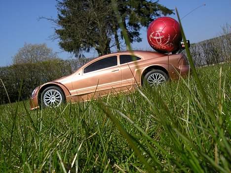 Bil Mercedes - en 5´er bold på bilen.. og bilen er nået str..! billede 18