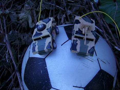 Militær Micro Humvee Krigsbil - on my football. billede 12