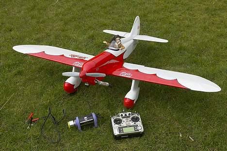 Fly gee bee sposter billede 8