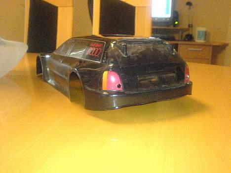 Bil Audi A4 Avant HBX NYE PIC - Den gamle karros m. 6 huller til LED pære. TIL SALG 200kr billede 18