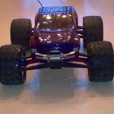 Off-Roader Traxxas Revo SOLGT