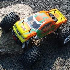 Truck Cen Genesis GST 7.7