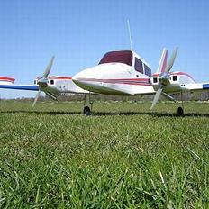 Fly cessna 310 twin motor