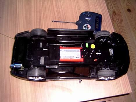 Bil Nissan Skyline GT R34 - og så lige et af undervognen :D billede 9