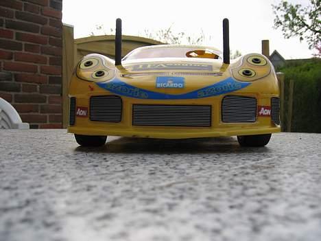 Bil CEN CT4-S Porche 911 GT3 - Her kan man så gummi fittings til diode lyset. billede 4