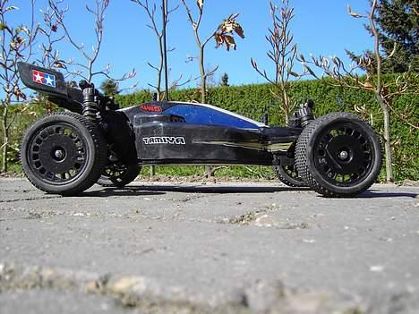 Buggy Tamiya DF-03 Dark Impact - Ser hurtig ud, selv om den står stille billede 1