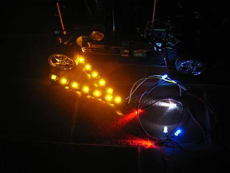 Bil CEN CT4-S Porche 911 GT3 - Her er så de klargjorte dioder, i mørke. billede 17