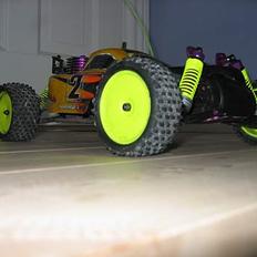 Bil solgt - Atomic Warhead