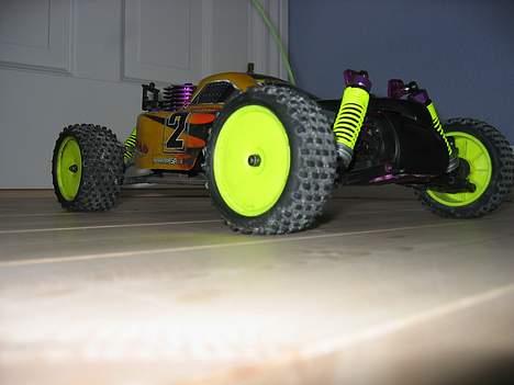 Bil solgt - Atomic Warhead billede 1