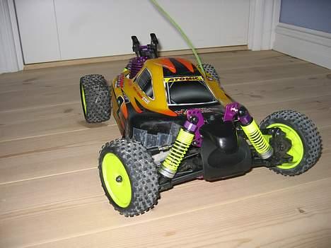 Bil solgt - Atomic Warhead billede 4