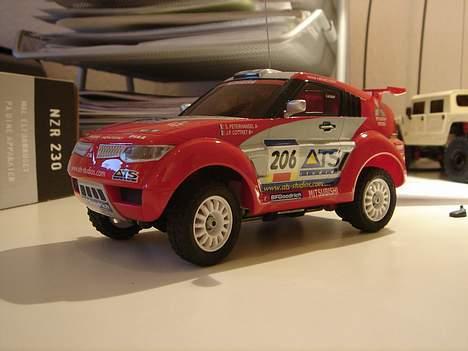 Off-Roader Mini Z Pajero Evo Dakar - Kan du ikke se resten af billederne? Brug dette link: http://www.rcgalleri.dk/html/gal_visbil.asp?ID=16231&ipc=61038 billede 1