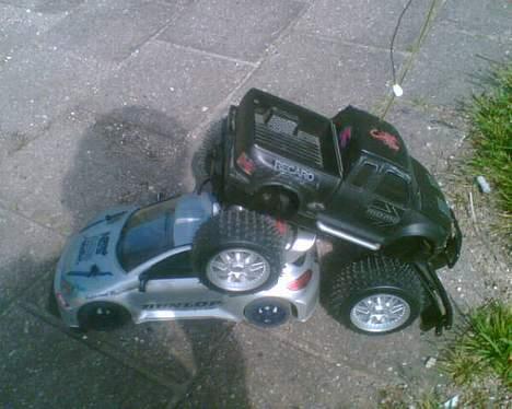 Bil Nikko Peugeot 206 - Min brors Ford køre over Min Peugeot billede 6