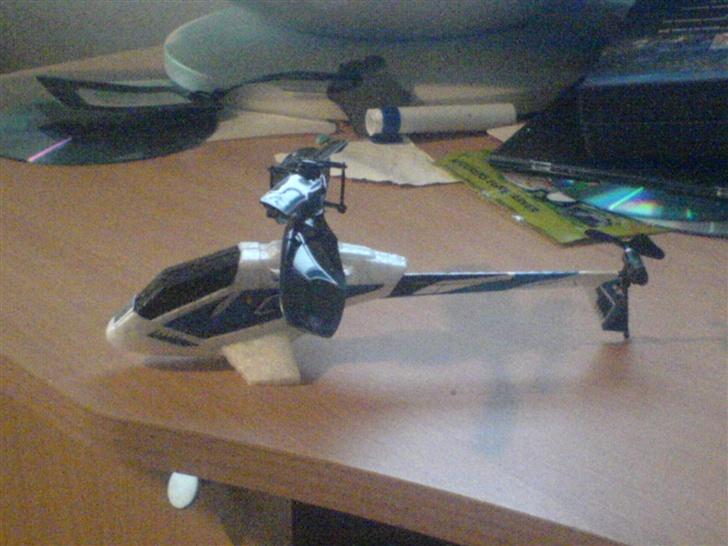 Helikopter Picooz - sådan ser den ud nu... har malet den billede 7