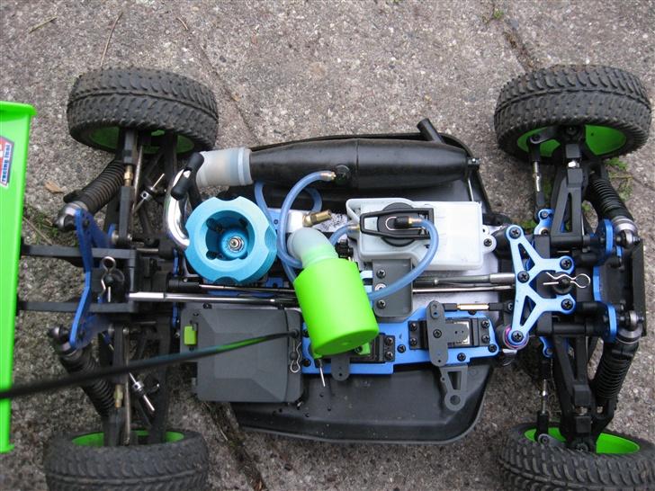 Buggy Bazooka 1:8 - Uden karossen: Den ser nu meget sød ud, meeen når alt bliver opgraderet i alu bliver den ekstra sprød! billede 3