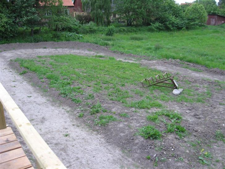 Buggy Bazooka 1:8 - Den ene side af banen med hop (kan nok ikke ses) og med et ordentlig sving lige som nascars bruger bare i mindre format:-) billede 5