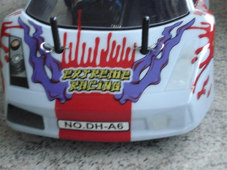 Bil HBX GTR Touring - Er så småt igang med af fjerne klistermærkerne, da jeg ikke synes de er pæne billede 2