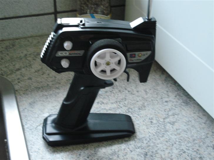 Bil HBX GTR Touring - Selv senderen er std. Men det gør ikke så meget, så længe jeg får min 110 cm antenne :) billede 4