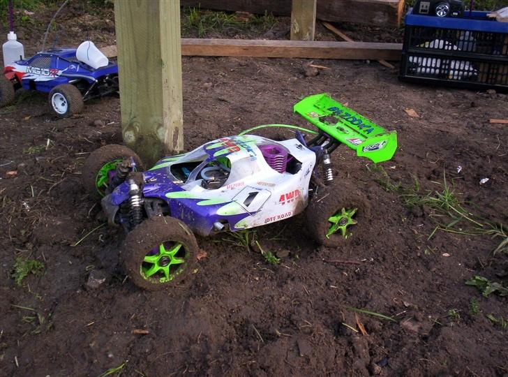 Buggy Bazooka *Lynet* - Raceaften Tirsdag d. 29/5-07: En lille pause kan man jo altid bruge på at ta et par billeder af maskinen... billede 3