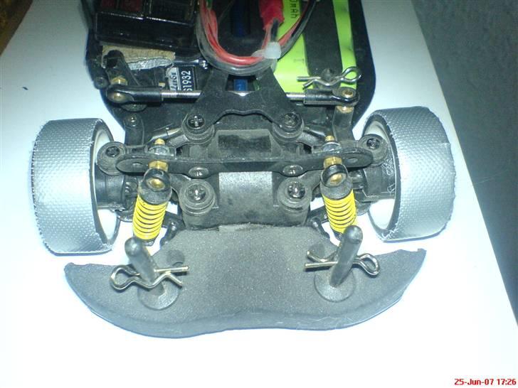 Bil Vmax - sådan laver man drift dæk.! en rulle gaffa tape så er der drift.. billede 15