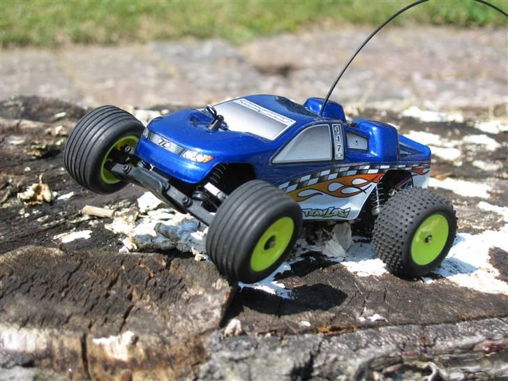 Bil Micro-T 1:36 !! - En rigtig lille "kravler" billede 2