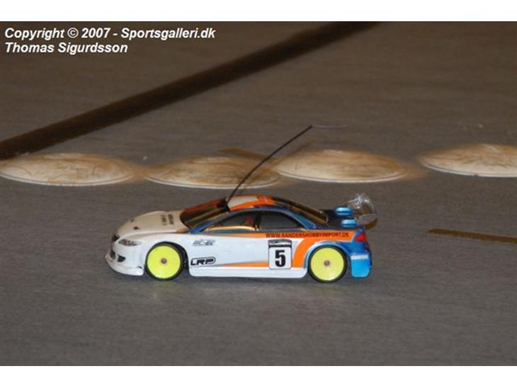 {{currentPhoto.altText}} billede {{currentPhoto.number}}