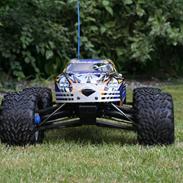 Bil Traxxas Revo 3.3