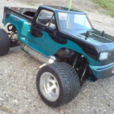 Bil Exceed Infinity truck