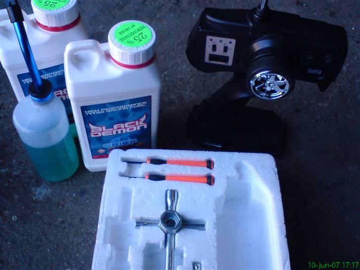 Off-Roader Tornado 4WD - Lidt nitro, fjernkontrol og startkit. billede 6