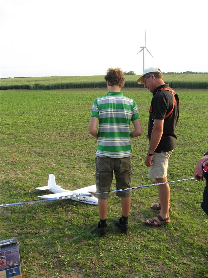 Fly Multiplex Twinstar II - Takker mange gange Ole for at hjælpe mig igang med første flyvetur billede 2