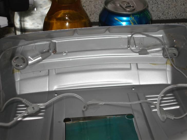 Bil HBX GTR Touring - Har moteret nogle mp3 højtalere ::P Måske skulle jeg putte mine 50 watt højtler i istedet?? ^o) billede 7