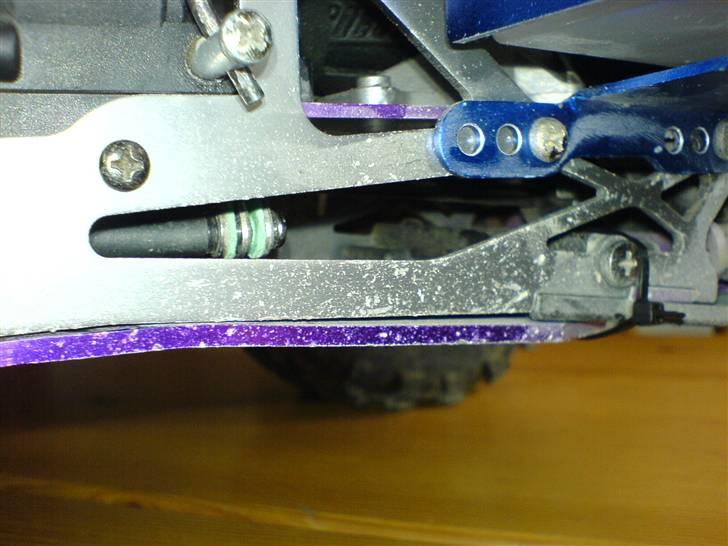 Off-Roader Savage x Axial .32  - Den er jo helt sandblæst af flyvende sten billede 10