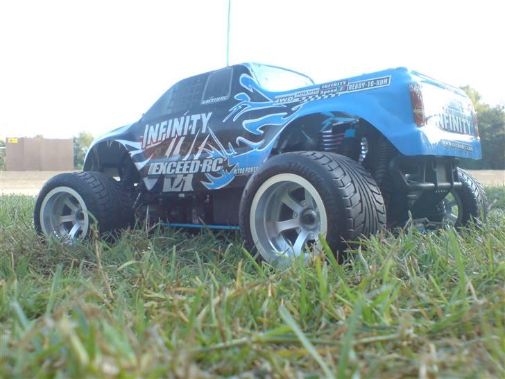 Bil Exceed Infinity truck - Billeder af rc-enheder - Uploaded af Race