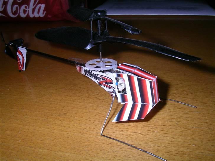 Helikopter Picooz - nyeste mod jeg har lavet til min picooz. smårettelser på skabelonen og lidt mere advancerede farver :) billede 15