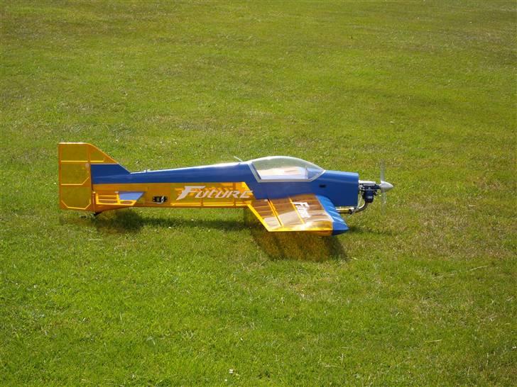 Fly Furure "smadret" billede 1