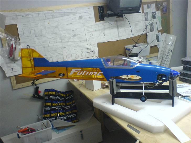 Fly Furure "smadret" billede 2